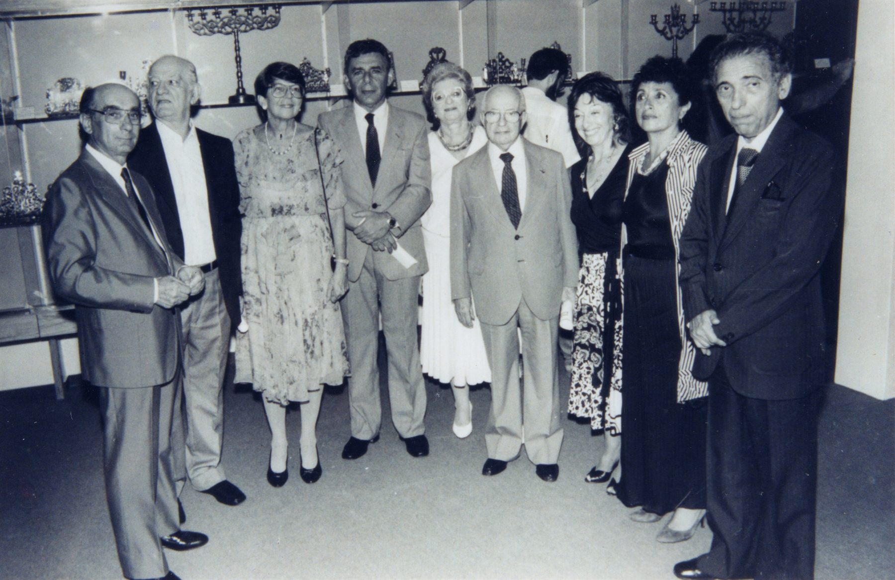 Diretoria de 1988 com os casais fundadores do Museu